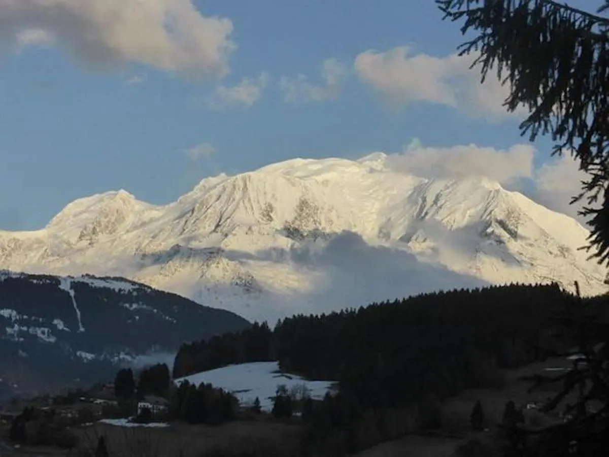 Chalet Combloux, Charme Et Confort Face Au Mont Blanc, Du Samedi Au Samedi